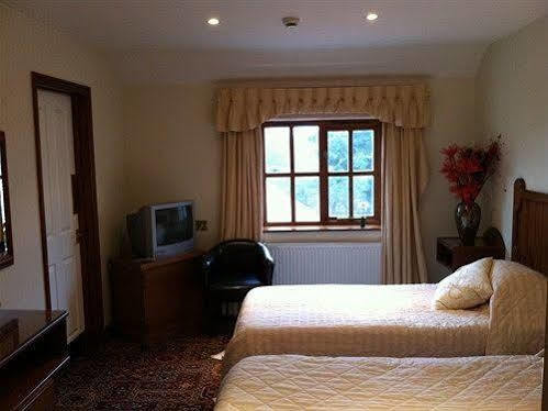 The Golden Boar Inn Bury St. Edmunds Eksteriør billede